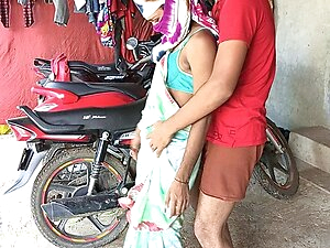 Neighbor's sister-in-law and banana seller had great sex today. -Hindi voice