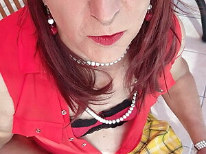 my little pleated yellow skirt