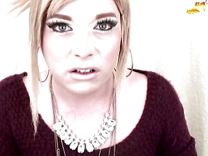 Blonde tranny and her beautiful pink nails in front of the webcam. U can see how she is doing some lipstick make-up, smoke, masturbation and at the end cum on feet.